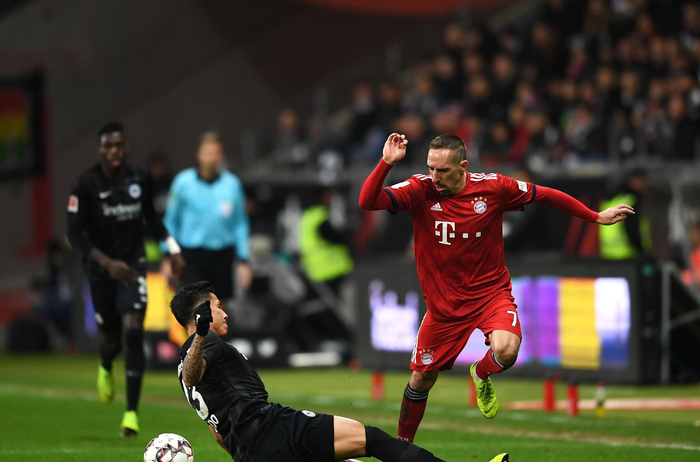 记者：拜仁计划签下17岁厄瓜多尔中卫奥拉亚，并准备将其外租（记者：拜仁拟引进17岁厄瓜多尔中卫奥拉亚，计划签约后外租）