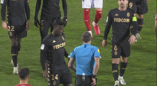 切尔西官网更新一线队名单，斯特林、韦加等9名球员未在列（切尔西官网公布新一线队名单：斯特林、韦加等9人未入选）